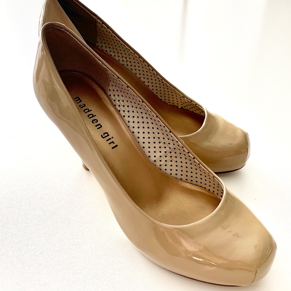 Madden Girl Getta Nude Patent Pumps Heels 7 - Picture 2 of 6